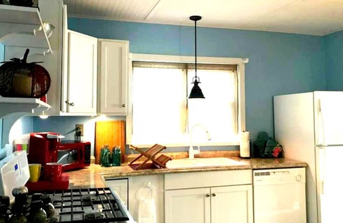 Cross Lanes Cottage | Old Woodland Acres' Country-Chic Cottage