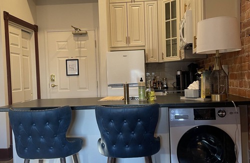 Belleville Apartment | Old World Charm: Burrows Suite #4 - Belleville, ON