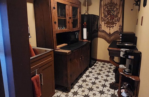 Medical Center District Cottage | Old World Charm Poolside Cottage in San Antonio