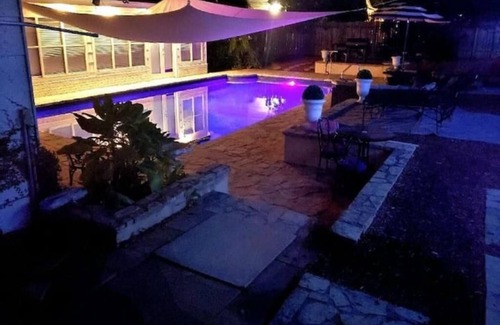 Medical Center District Cottage | Old World Charm Poolside Cottage in San Antonio