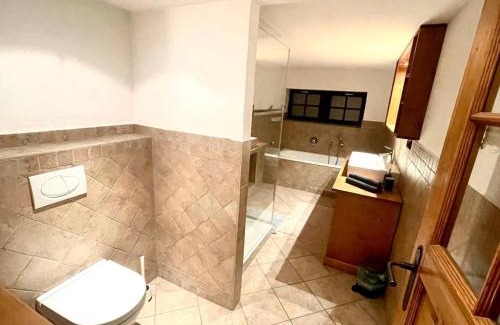 Innenstadt Apartment | Oldtown Guesthouse Cologne I 100qm I 10m from Rhine