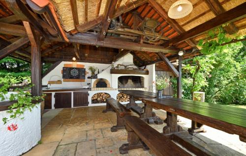 Zlatar Villa | Oldwine House Loznjak by Villas Guide