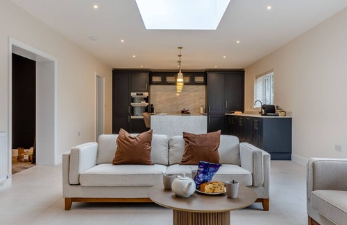 West Runton House | Olive House - Four Bedroom House, Sleeps 8
