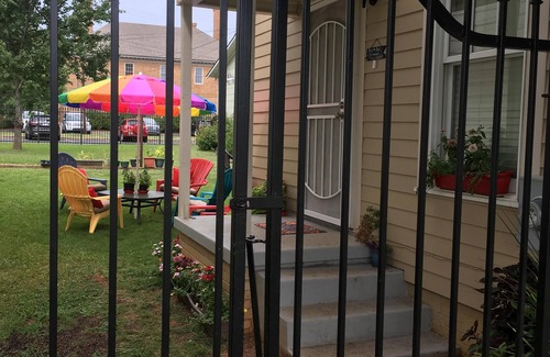 Tuscaloosa Apartment | Olive's Secret Garden ~ 12 Blocks From The Stadium