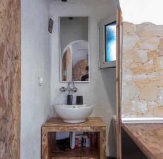 Dhikella House | Olive View Loft