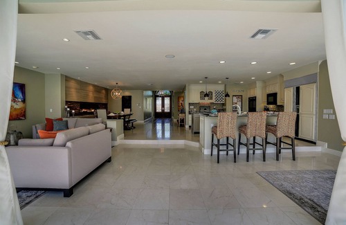 Isles of Capri House | Oliver's Oasis Naples - Luxury Accommodation with Two KING BED Master Suites!