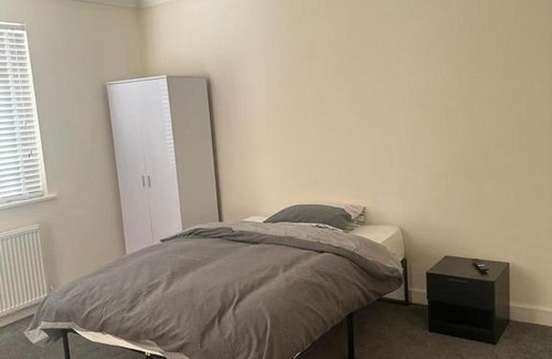 Sittingbourne Apartment | Olives
