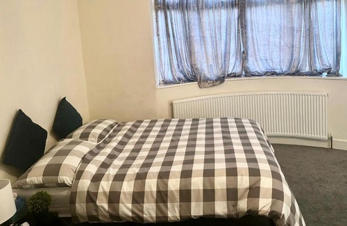 Sittingbourne Apartment | Olives
