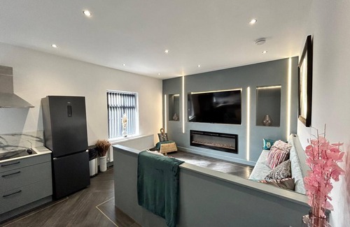 South Shore Apartment | Olivia Rose Suite by Sasco