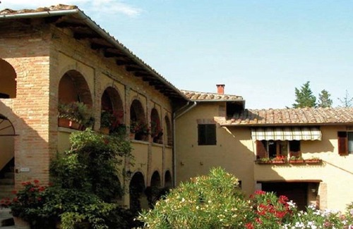 Asciano House | "OLIVO" APARTMENT in CASANOVA farmhouse on Florentine hills.