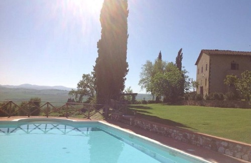 Asciano House | "OLIVO" APARTMENT in CASANOVA farmhouse on Florentine hills.