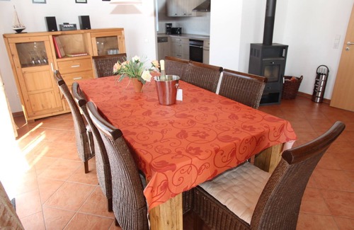 Krummhoern House | Olle Warft - 150sqm vacation home for 8 people + dog with sauna, fireplace and large