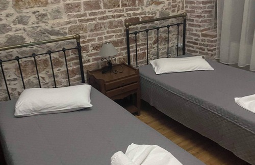 Mytilene Apartment | Olympias Mansion Triple Room w Balcony 105 Artemis