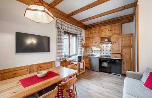 Cortina d'Ampezzo Historic Centre Apartment | Olympics Accommodation #04