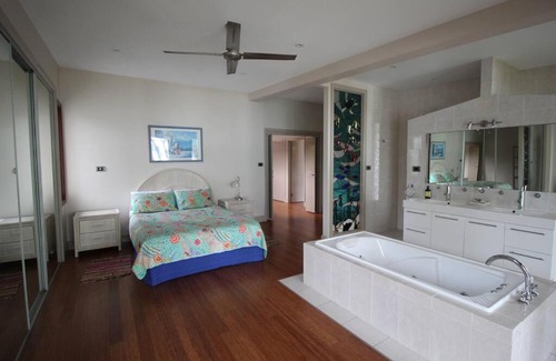 Brisbane Waterfront House | Omaroo @ Cowan Cowan