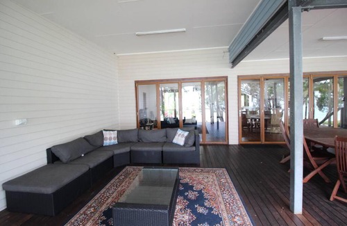Brisbane Waterfront House | Omaroo @ Cowan Cowan