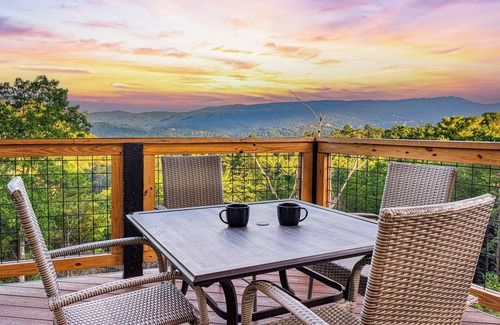Gatlinburg - Pigeon Forge House | OMG A Bear