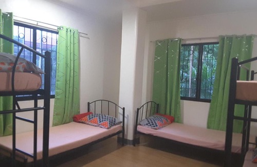 Samal House | OMG Guesthouse Room for 6