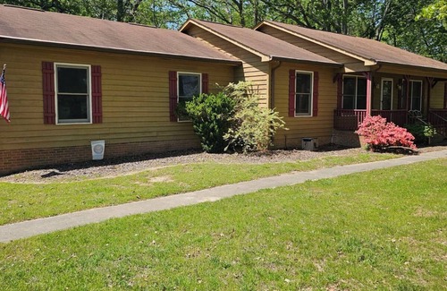 Browns Summit Bed & Breakfast | On 5 acre 55 minutes to Carolina Panthers. A2 acer field for 4 wheeler track.