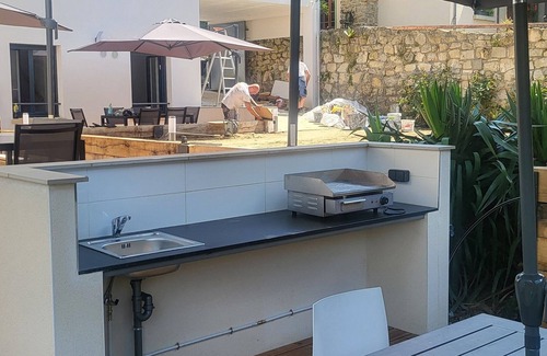 Gentilly House | ON A 360M2 PLOT, 1 HOUSE 230M2 FOR 16 PEOPLE