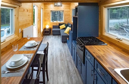 Cleveland Cottage | On a perfect canoe river secluded in the woods but close to amenities and town