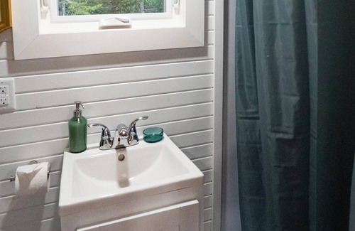 Cleveland Cottage | On a perfect canoe river secluded in the woods but close to amenities and town