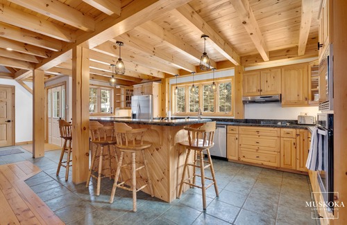 Baysville House | On a quiet year-round easily accessible road makes for a peaceful drive in.