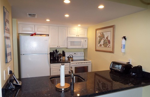 Captiva Condo | ON beach top two floors two kings one queen two sleeper sofa south seas resort