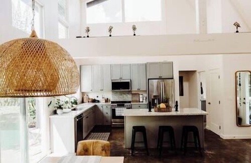Princeville House | On Golf Course, Cedar Hot Tub, Walk to Beach, Market, Trails! BOHO Modern