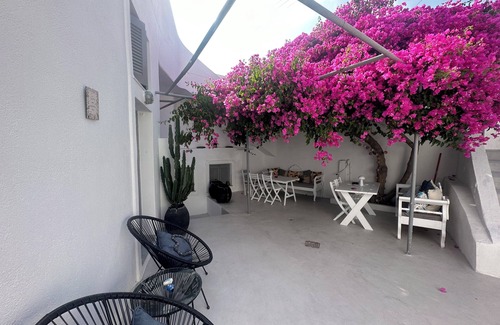 Messaria House | On Santorini, in the center of the island at Messaria a typical Cycladic house