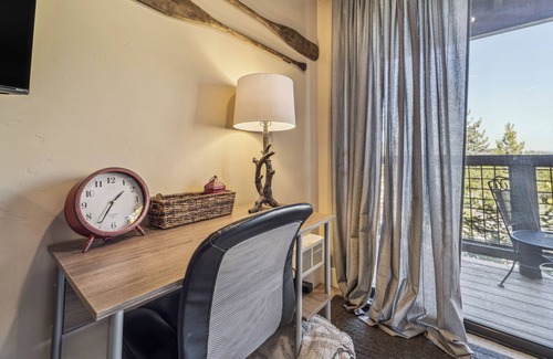 Truckee Apartment | On-site Skiing: Truckee Studio w/Balcony
