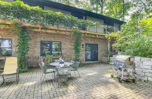 Jefferson House | On-Site Trails Rock River Retreat in Jefferson!