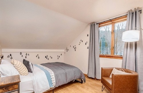 Stratton Mountain Cabin | On Stratton Mountain ~Spacious & Comfy Escape~