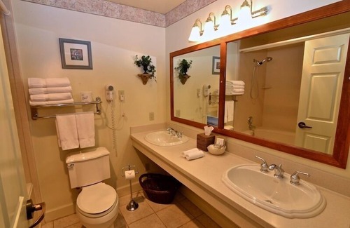 Cayucos Bed & Breakfast | On The Beach Bed & Breakfast