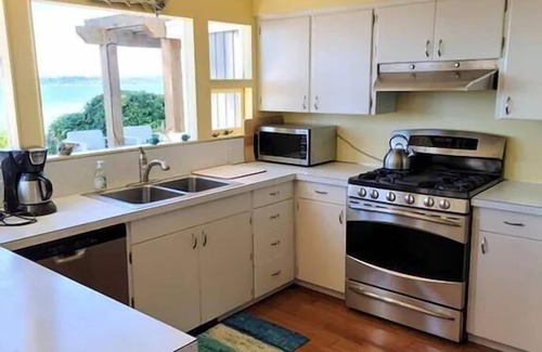Birch Bay House | On the beach! Oceanfront luxury - Incredible Views and Private Beach Access