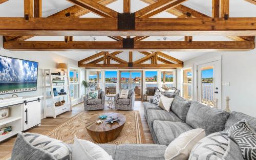 Ono Island Villa | On the Canal at Perdido Key Splash in the private pool and relax by the canal