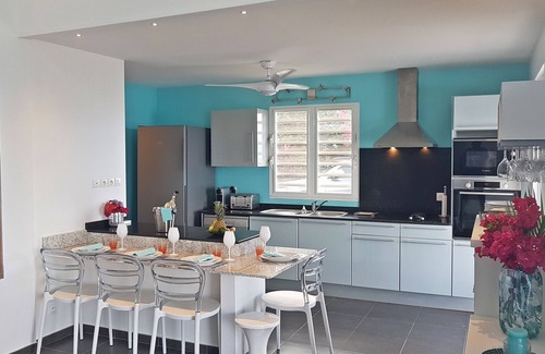 Bouillante Villa | On the Caribbean Sea, sea view and access, 3 bedrooms. Blue Star Villa, 5*