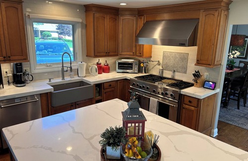 Dublin House | On the course! Rental for The Memorial Tournament. 7,000 sq ft. Bar!