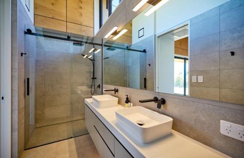 Kaikoura House | On The Edge Luxury