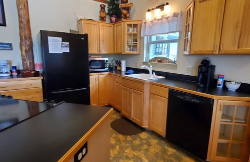 Holiday Island House | ON THE ISLAND CLOSE TO RECREATION CENTER!