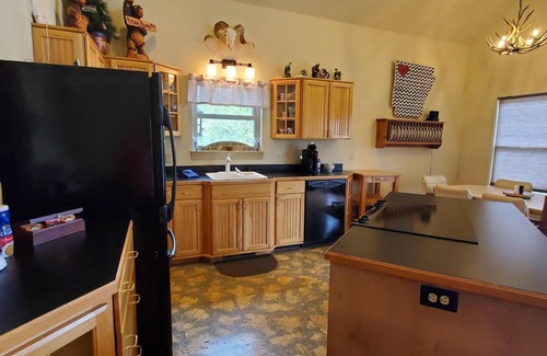 Holiday Island House | ON THE ISLAND CLOSE TO RECREATION CENTER!