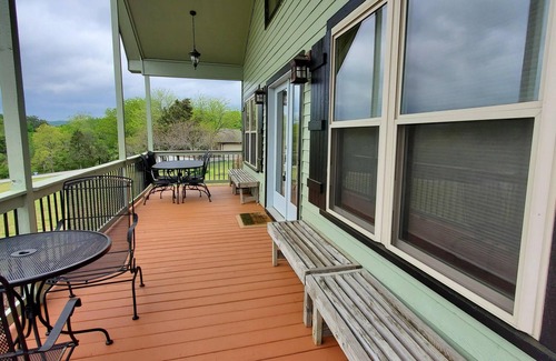 Holiday Island House | ON THE ISLAND CLOSE TO RECREATION CENTER!