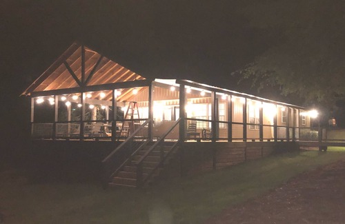 Dadeville Cabin | On the lake Moonbranch Hideaway Near restaurants, golf and AU football