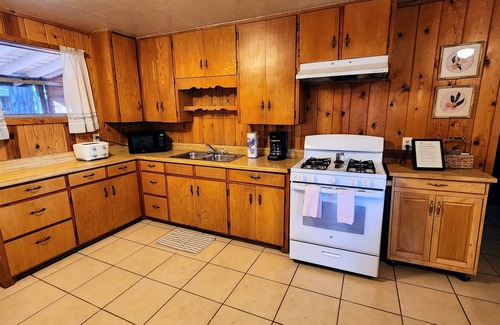 Pinetop-Lakeside Cabin | On the Lake! Ponderosa Cabin at Lazy Oaks Resort