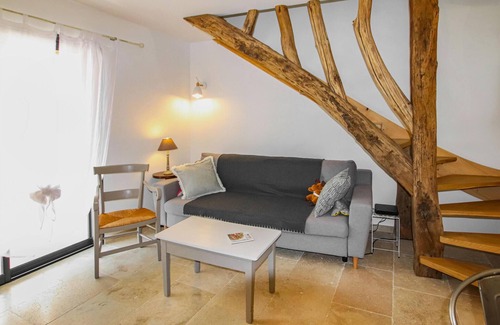 Orgnac-l'Aven House | On the outskirts of the historic village of Orgnac l'Aven, spend a quiet vacation in this charming a