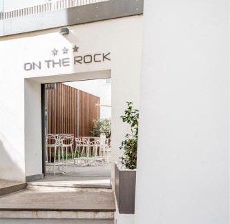 Arco Hotel | On The Rock