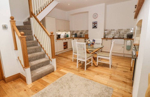 Menai Bridge Cottage | ON THE STRAITS, family friendly, with a garden in Menai Bridge