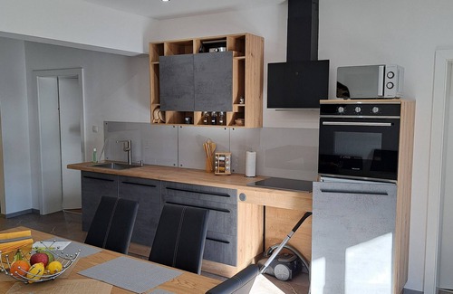 Breitenstein Apartment | "On the sunny side of the Semmering"