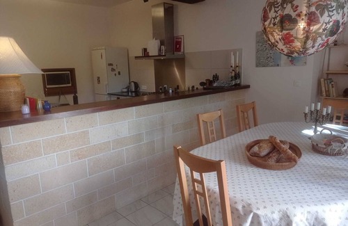 Roquebrun House | On vacation with the dog? House with enclosed garden in the center of Roquebrun.