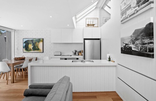 Lorne Apartment | One At Eight - Pure Class, Perfect Location